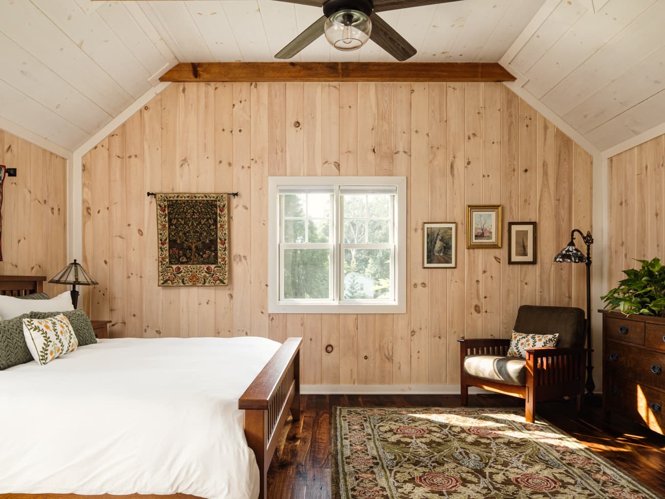 Honey's Farmhouse King Olive Suite