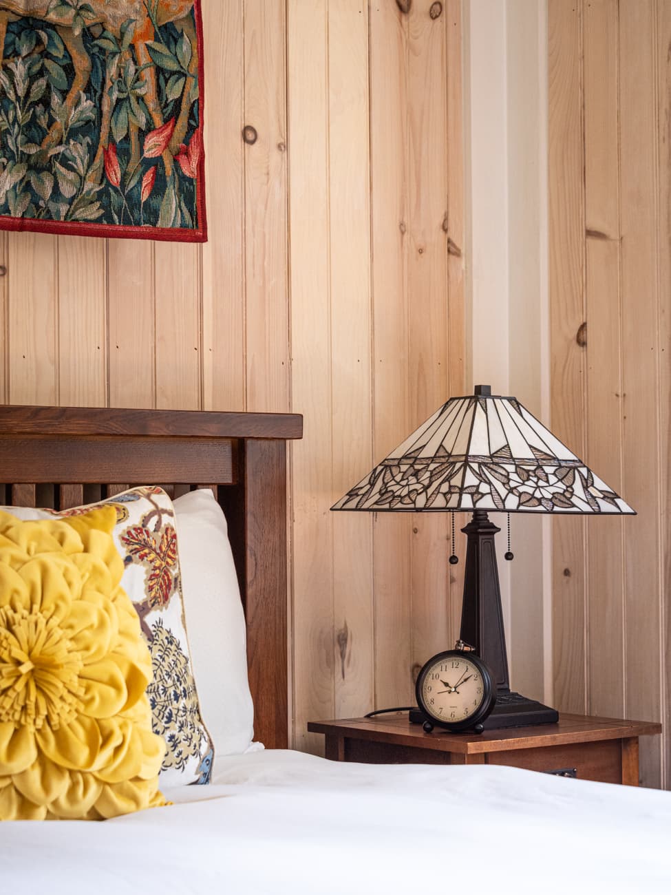 Honey's Farmhouse Queen Sunrise Room